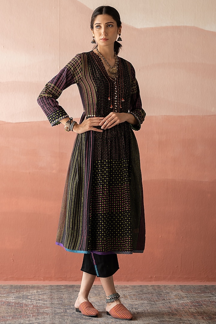 Black Handwoven Chanderi Embellished & Handblock Printed Kurta Set by Swatti Kapoor at Pernia's Pop Up Shop