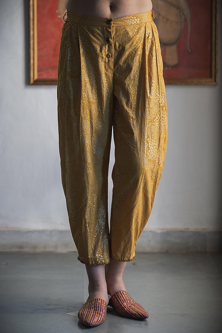 Yellow Handwoven Chanderi Hand Block Printed Kurta Set by Swatti Kapoor at Pernia's Pop Up Shop