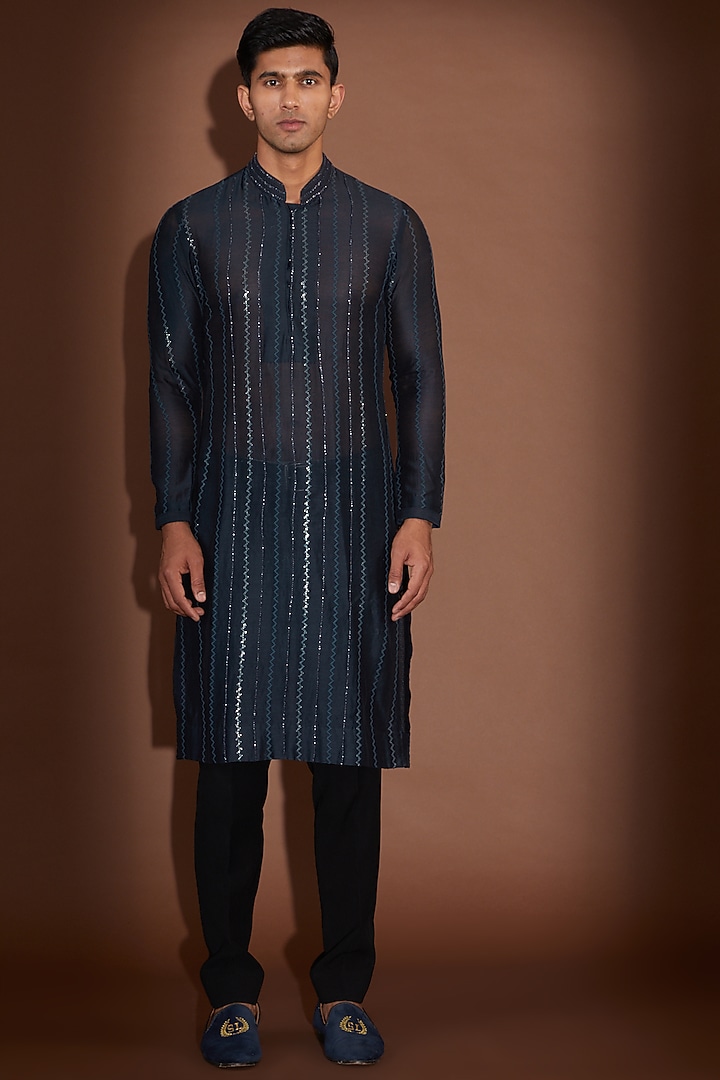 Blue Chanderi Thread Embroidered Kurta Set by Sawan Gandhi Men at Pernia's Pop Up Shop