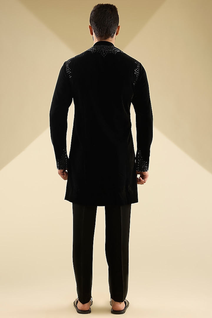 Black Velvet Embroidered Kurta Set by Sawan Gandhi Men at Pernia's Pop Up Shop