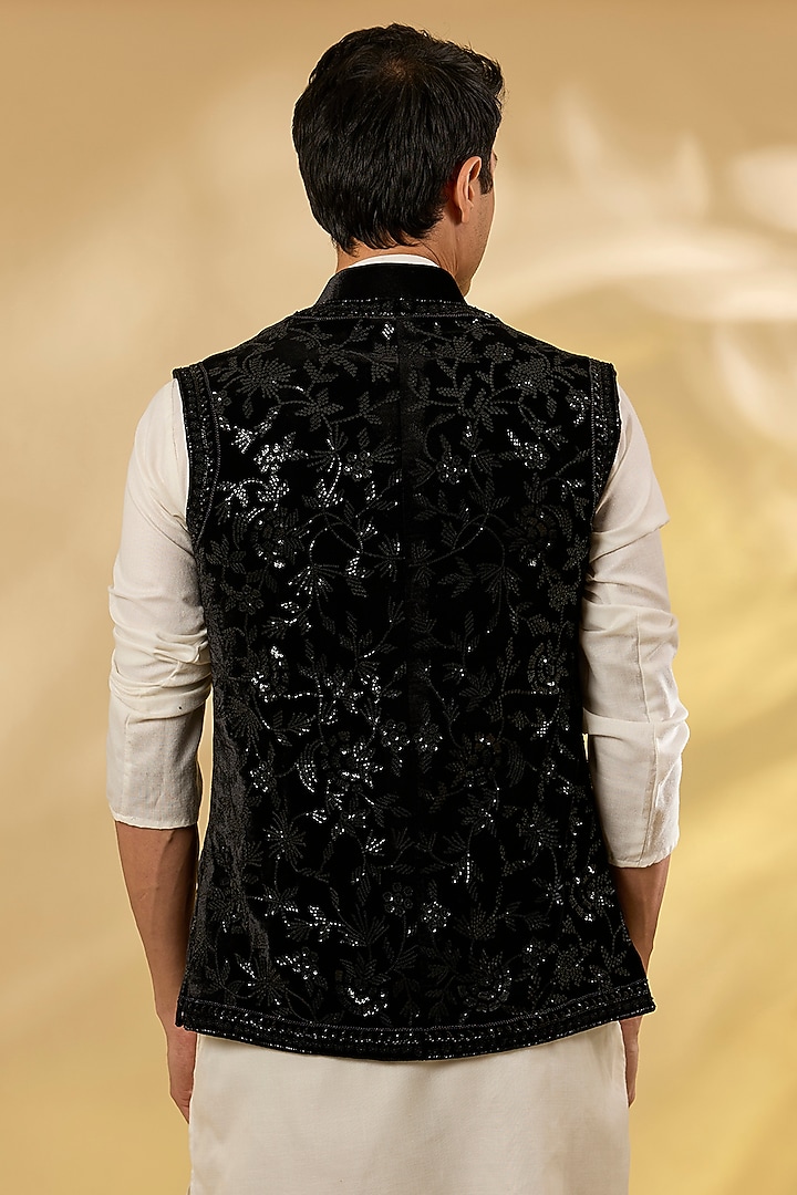 Black Velvet Sequins Embroidered Bundi Jacket by Sawan Gandhi Men at Pernia's Pop Up Shop