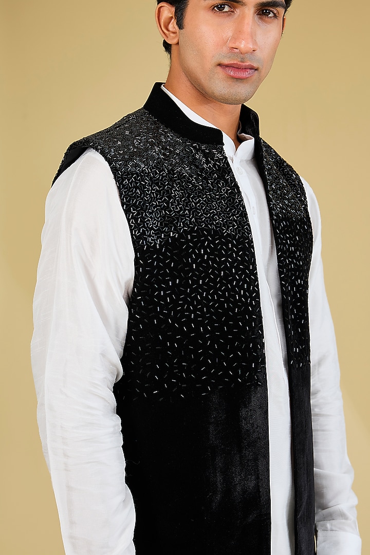 Black Velvet Bundi Jacket by Sawan Gandhi Men at Pernia's Pop Up Shop