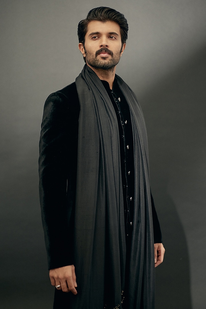 Black Velvet Floral Embroidered Groom Sherwani Set by Sawan Gandhi Men at Pernia's Pop Up Shop