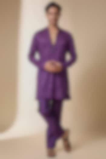 Wine Chanderi Kurta Set by Sawan Gandhi Men at Pernia's Pop Up Shop