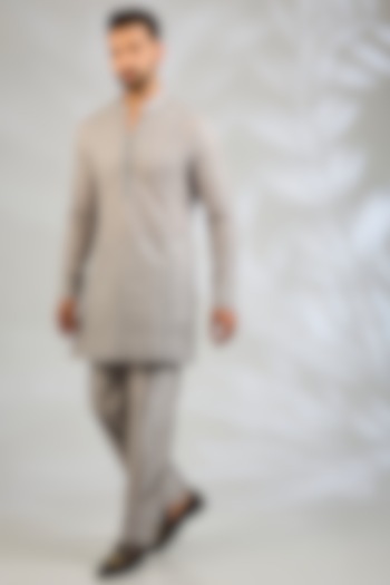 Grey Chanderi Silk Kurta Set by Sawan Gandhi Men at Pernia's Pop Up Shop