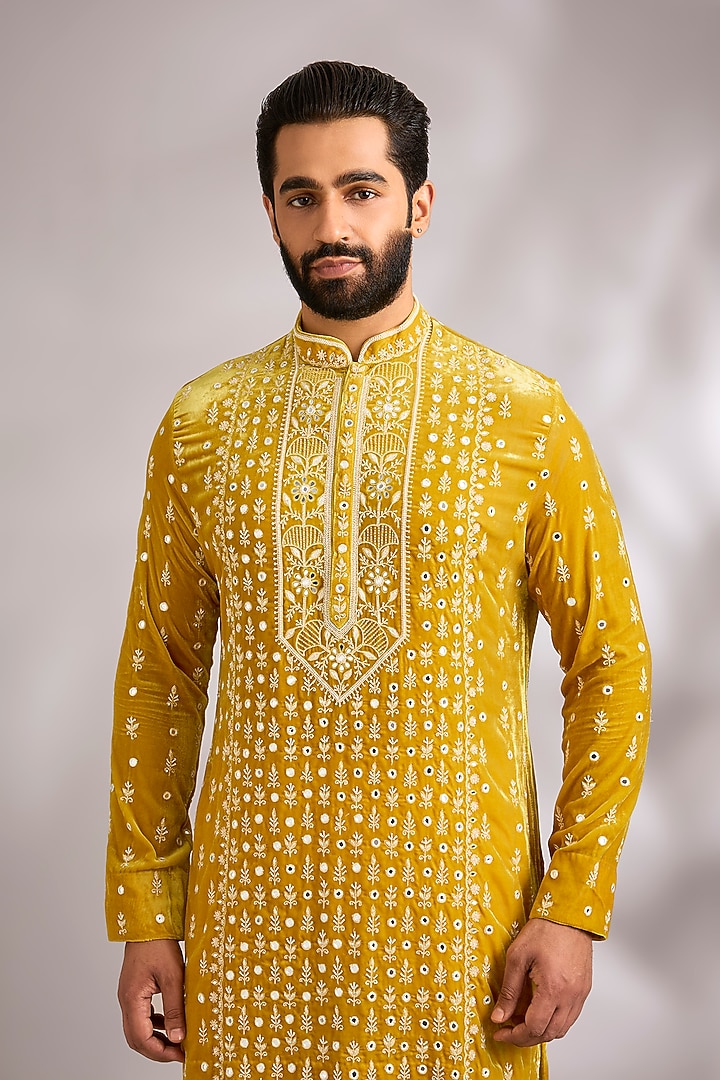 Mustard Velvet Kurta Set by Sawan Gandhi Men at Pernia's Pop Up Shop