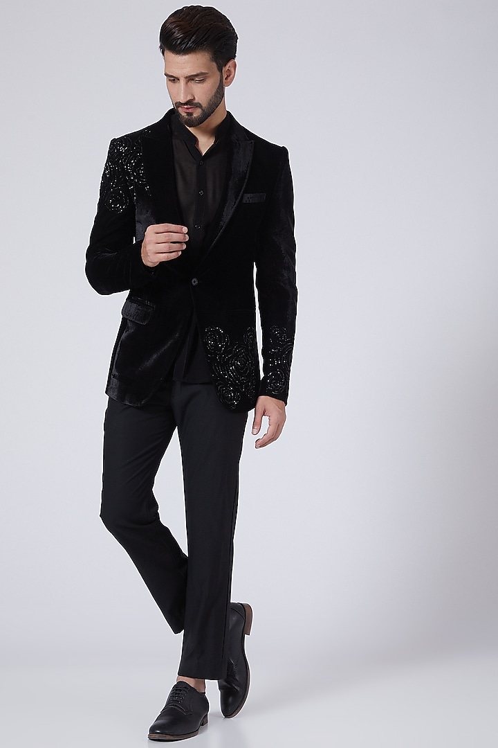 Black Velvet Blazer With Cutdana Work by DiyaRajvvir Men