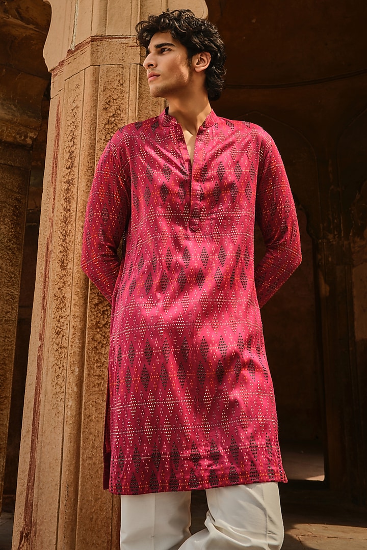 Crimson Chanderi Kurta by Sawan Gandhi Men at Pernia's Pop Up Shop