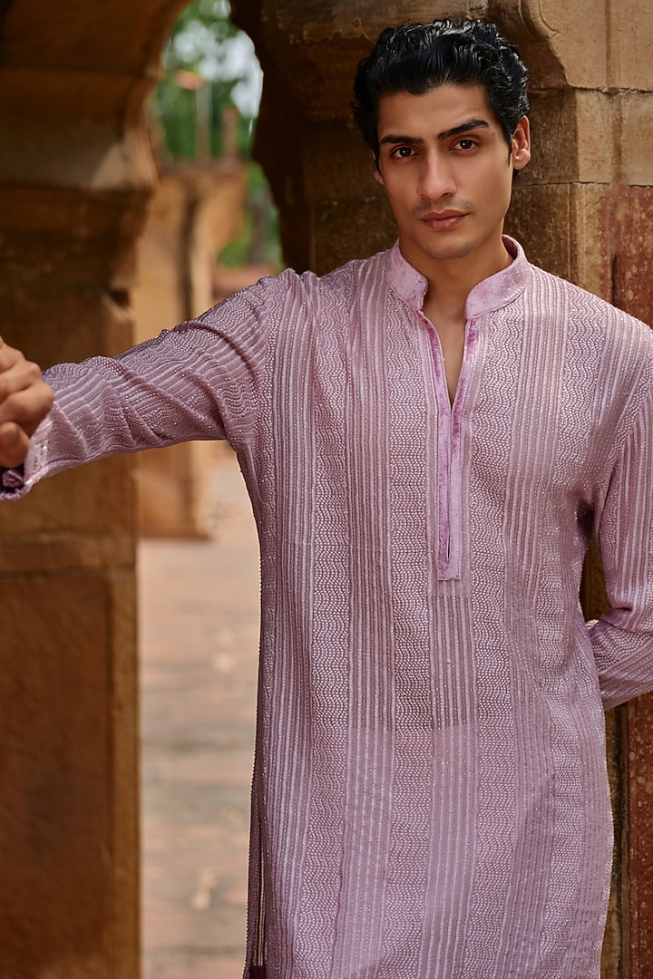 Dusty Rose Georgette Thread Embroidered Kurta Set by Sawan Gandhi Men at Pernia's Pop Up Shop