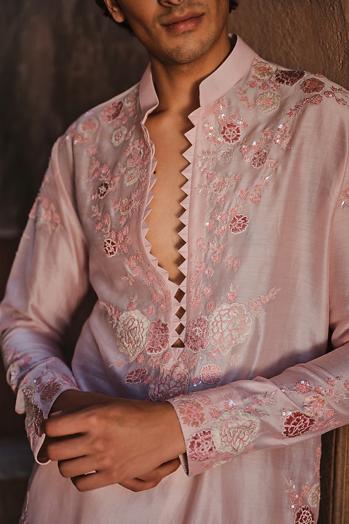 Blush Pink Chanderi Embroidered Kurta by Sawan Gandhi Men at Pernia's Pop Up Shop