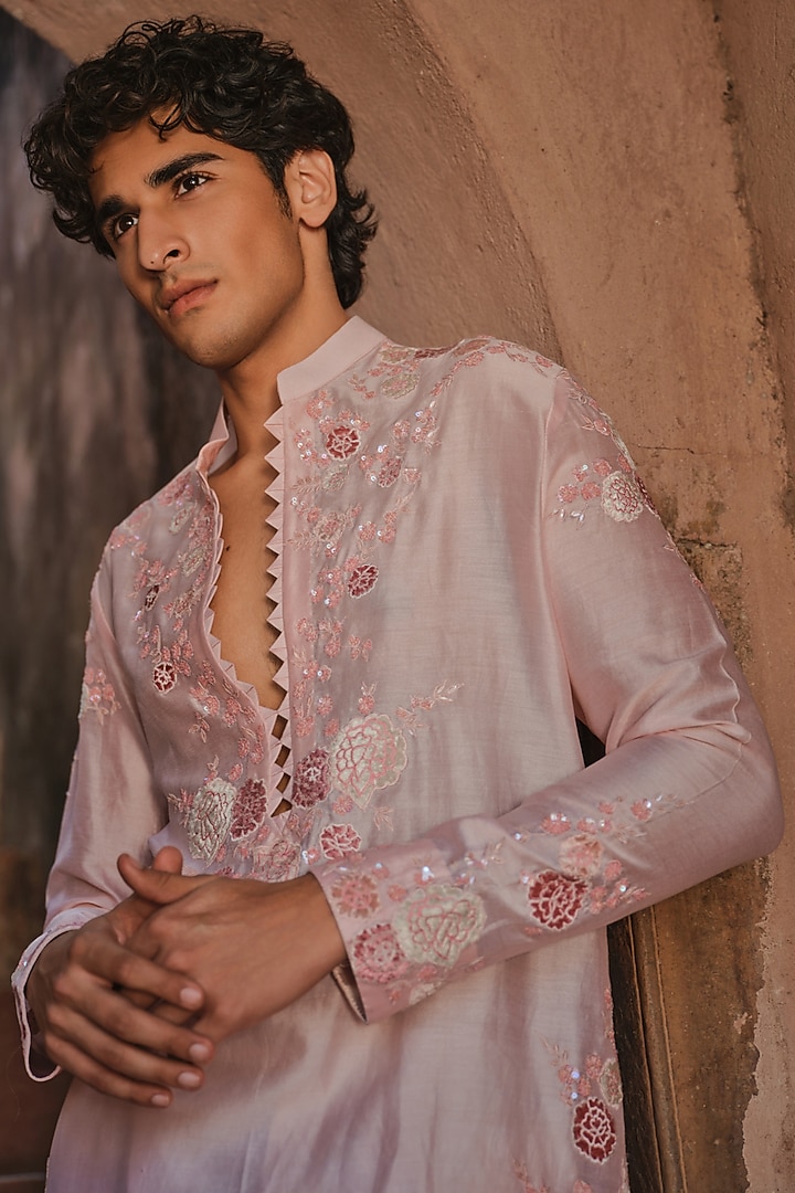 Blush Pink Chanderi Embroidered Kurta by Sawan Gandhi Men at Pernia's Pop Up Shop