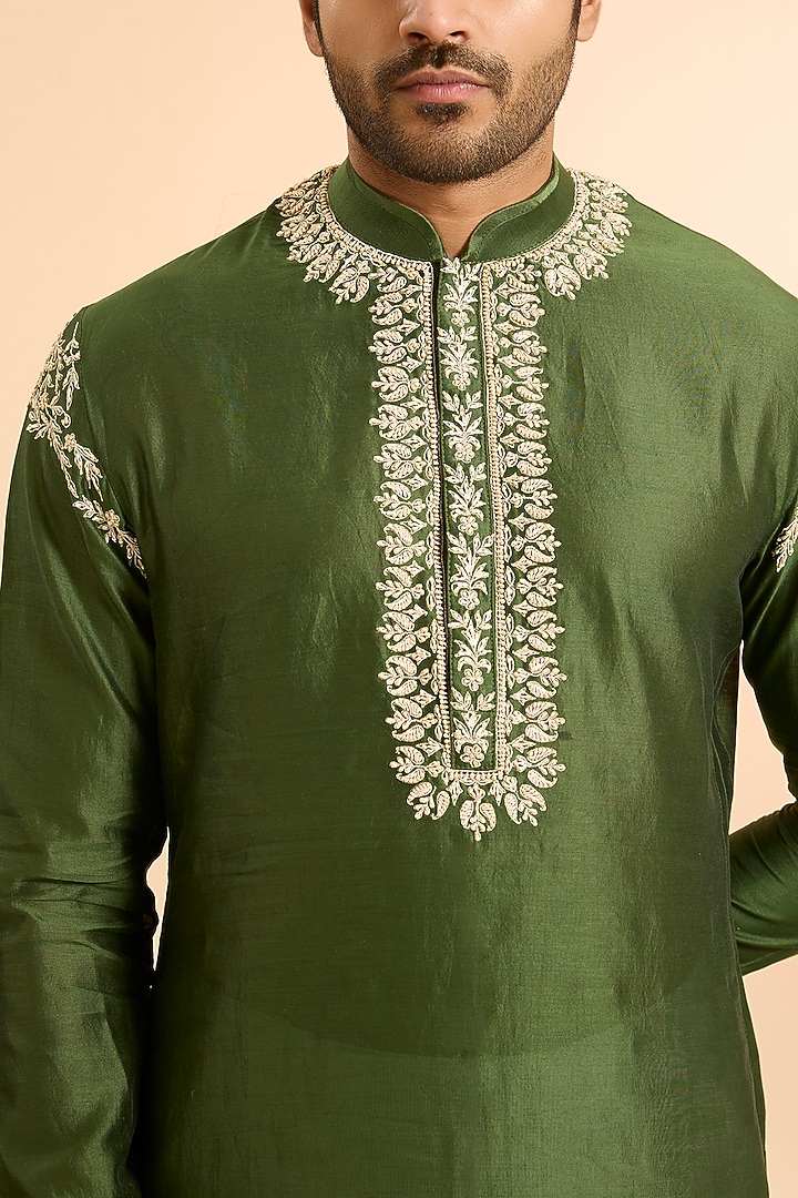 Olive Green Chanderi Kurta by Sawan Gandhi Men at Pernia's Pop Up Shop