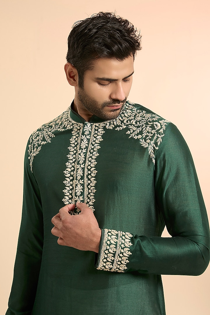 Green Chanderi Kurta by Sawan Gandhi Men at Pernia's Pop Up Shop