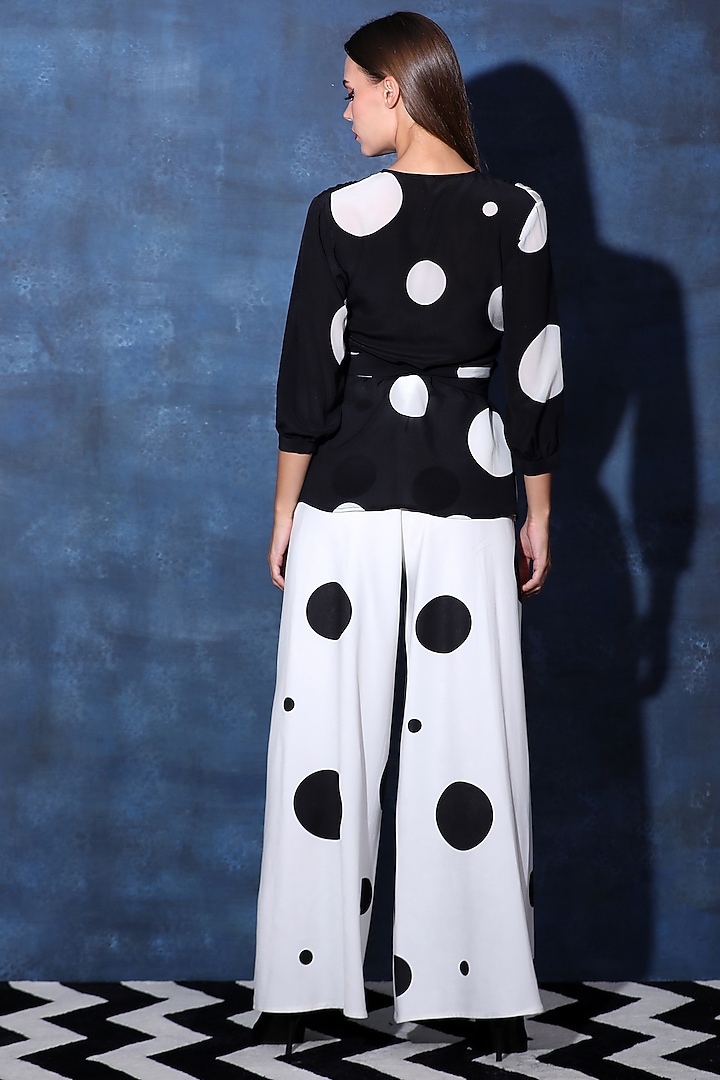 White & Black Heavy Crepe Co-Ord Set by Swatee Singh at Pernia's Pop Up Shop