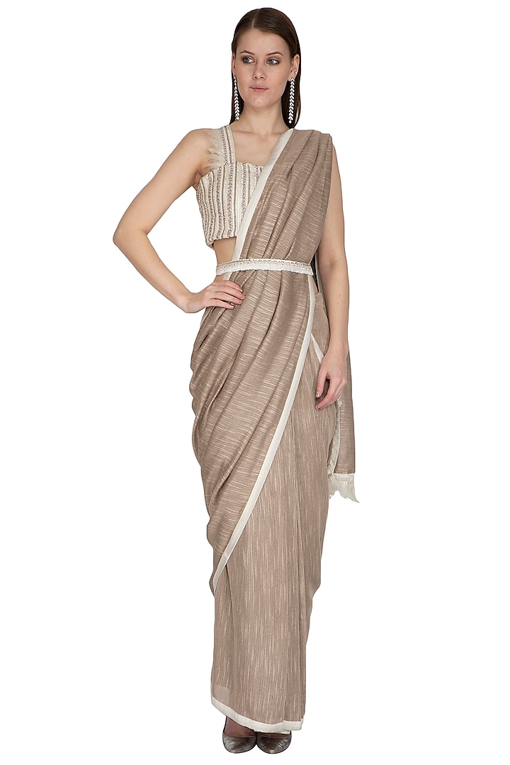 Oyster-Colored Saree Set With Embroidery by Swatee Singh