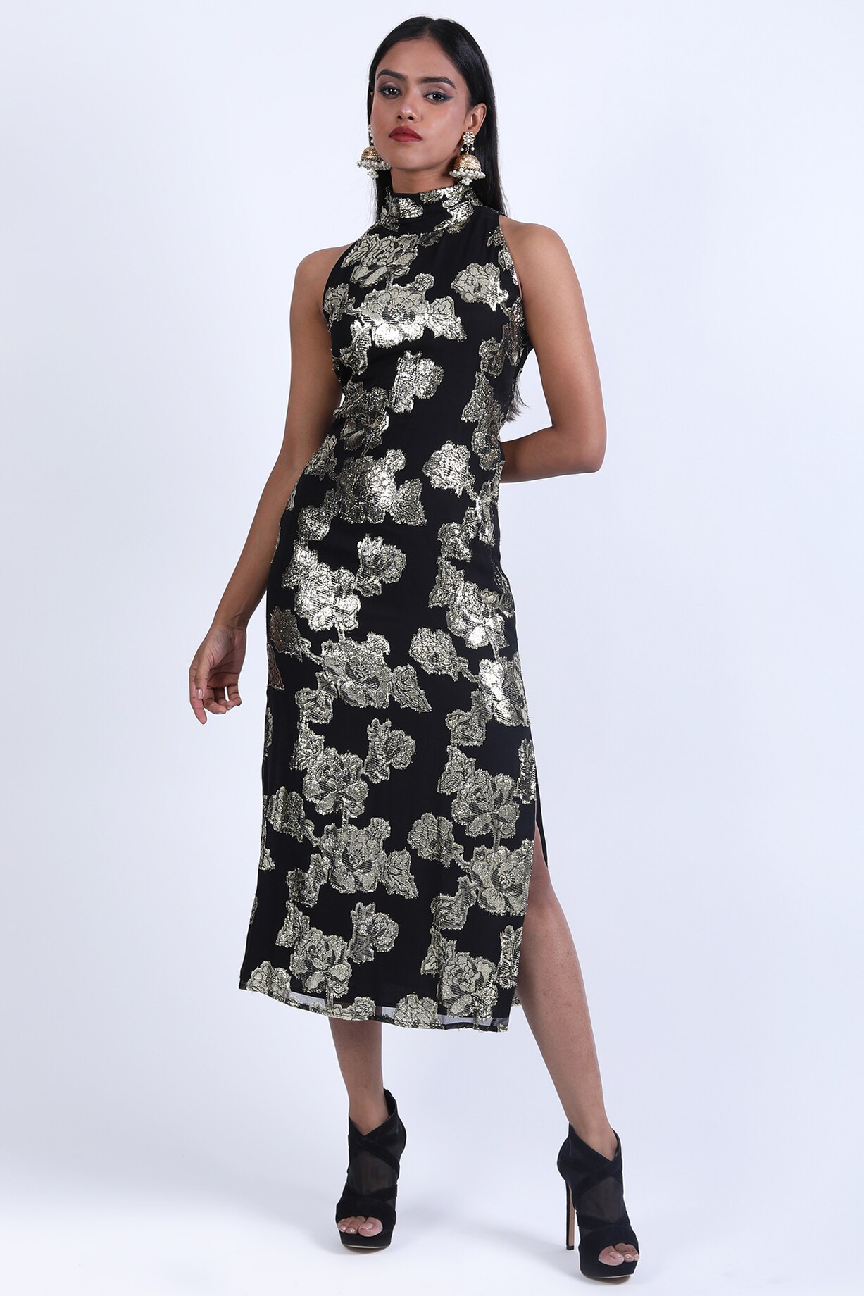 Black-Gold Georgette Bodycon Dress by Swatee Singh at Pernia's Pop Up Shop  2026