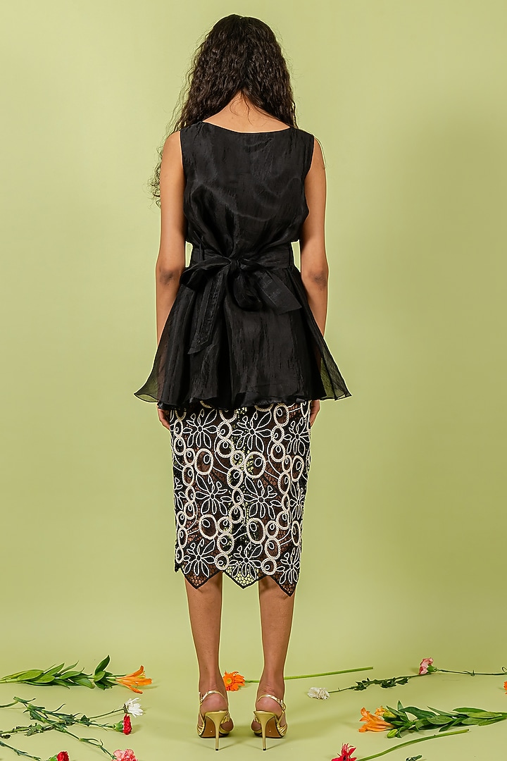 Black & White Guipure Lace Scalloped Midi Skirt by Swatee Singh at Pernia's Pop Up Shop