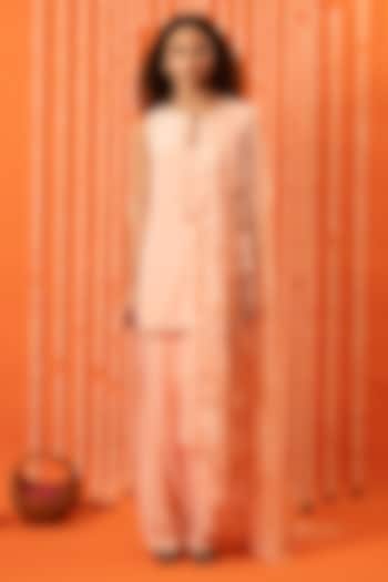 Rose Pink Crepe Lace Embroidered Kurta Set by Swatee Singh at Pernia's Pop Up Shop