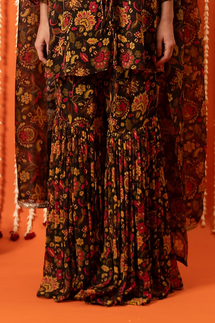 Olive Green Georgette Digital Printed Kurta Set by Swatee Singh at Pernia's Pop Up Shop