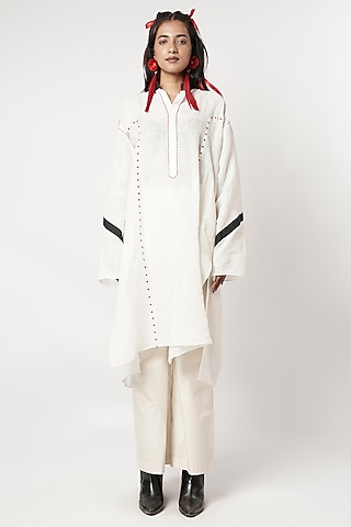 Ivory Linen Thread Embroidered Panelled Kurta Set by Shwetanga