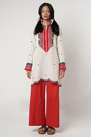 Ivory & Red Linen Scalloped Kurta Set by Shwetanga
