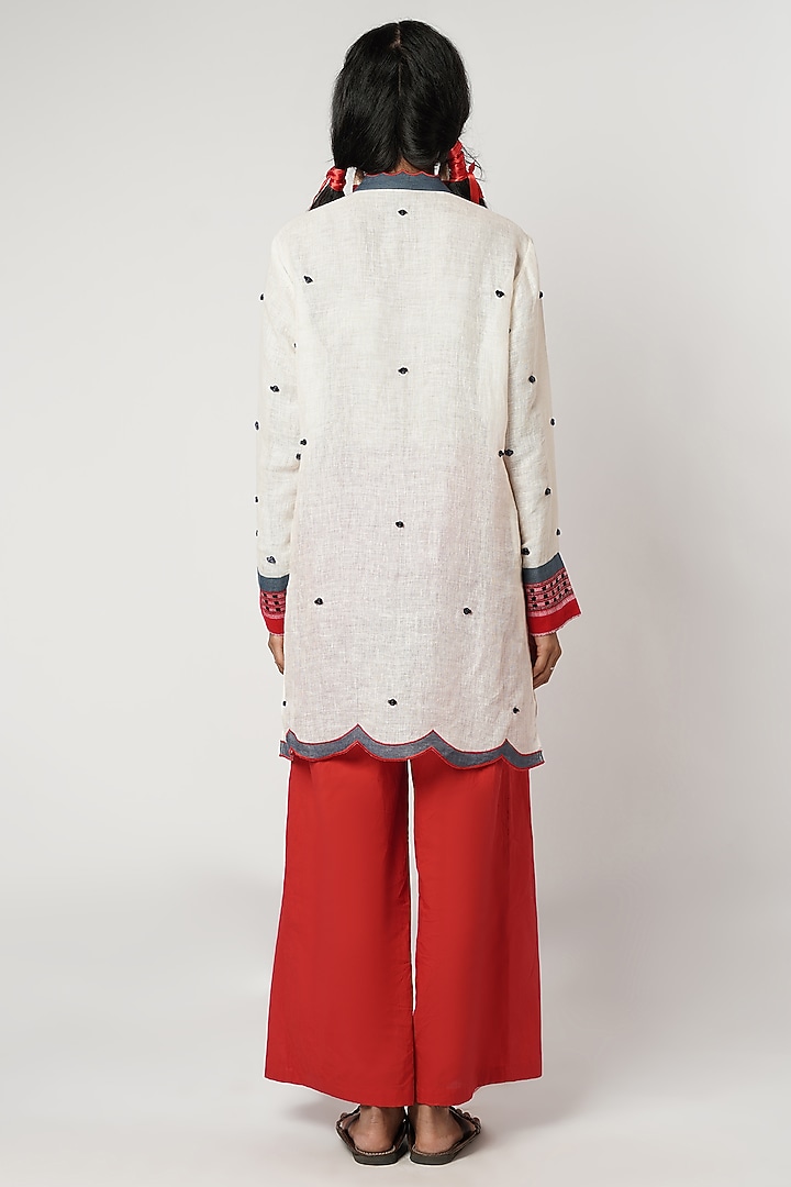 Ivory & Red Linen Scalloped Kurta Set by Shwetanga at Pernia's Pop Up Shop