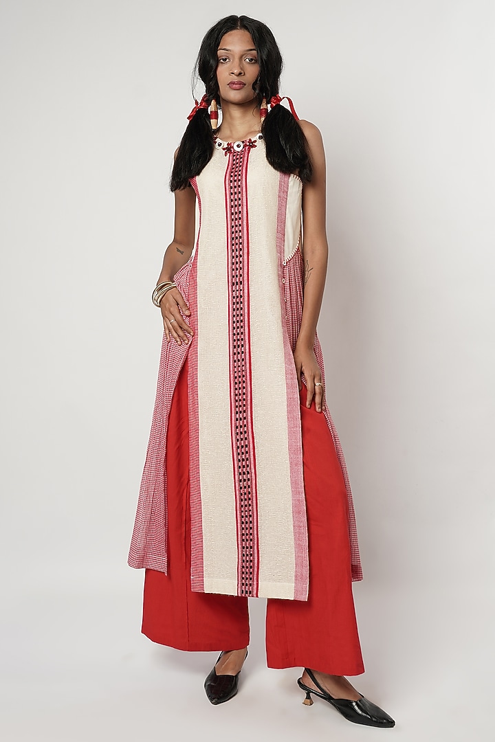 Ivory & Red Cotton Panelled Kurta Set by Shwetanga at Pernia's Pop Up Shop