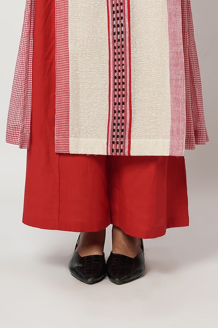 Ivory & Red Cotton Panelled Kurta Set by Shwetanga at Pernia's Pop Up Shop