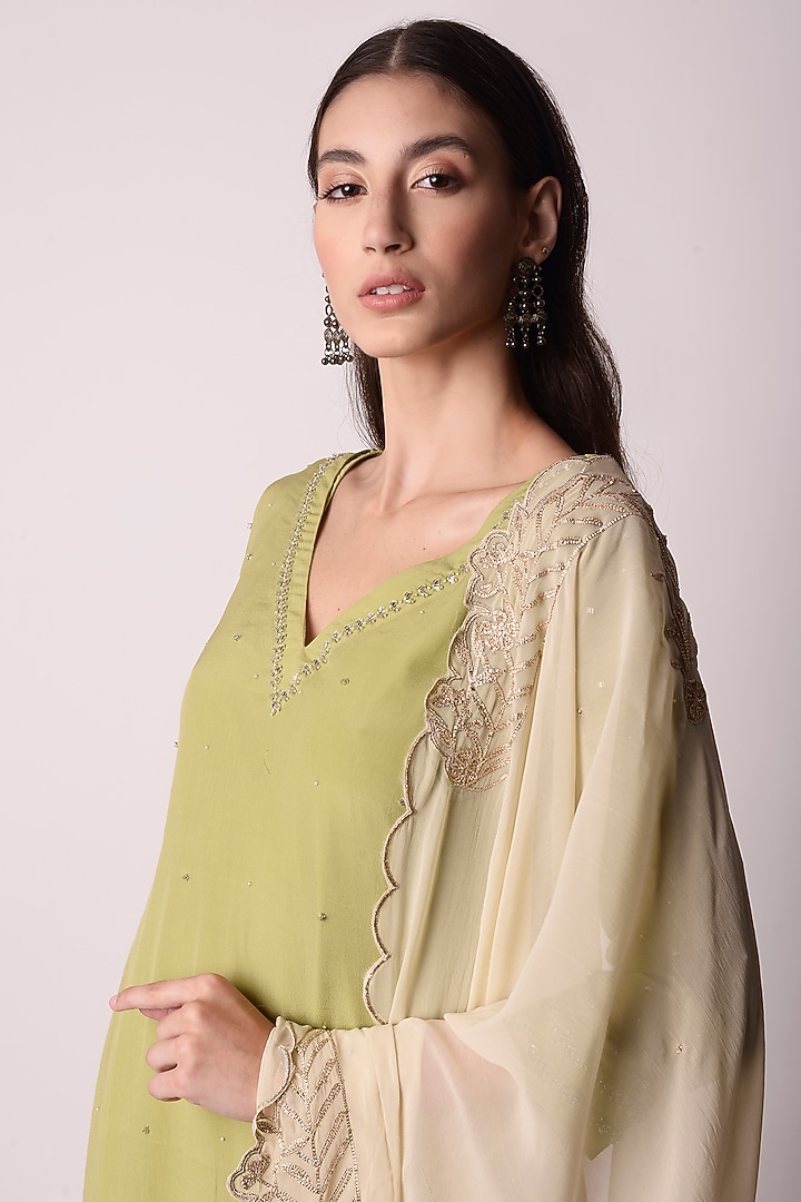 Jade Green Georgette Embroidered Kurta Set by Shwetanga at Pernia's Pop Up Shop