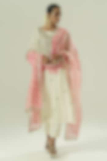 Ivory & Pink Satin Georgette Patchwork Kurta Set by Shwetanga at Pernia's Pop Up Shop