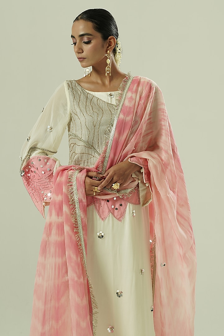 Ivory & Pink Satin Georgette Patchwork Kurta Set by Shwetanga at Pernia's Pop Up Shop