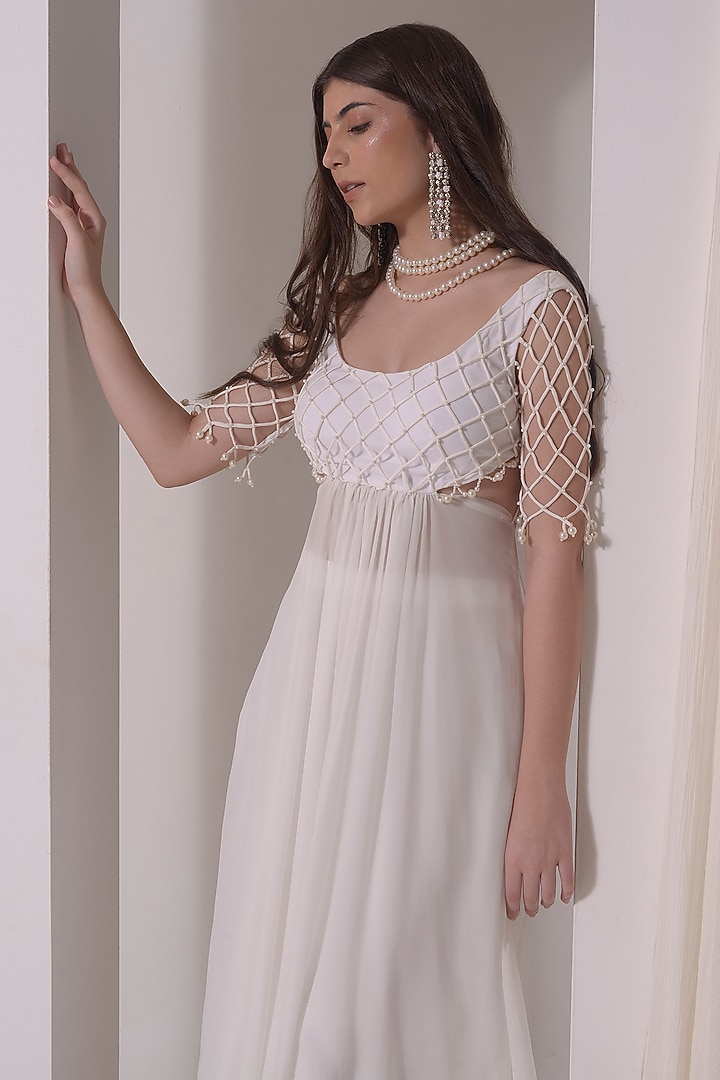 Ecru Crepe & Organza Kurta Set by Shwetanga at Pernia's Pop Up Shop