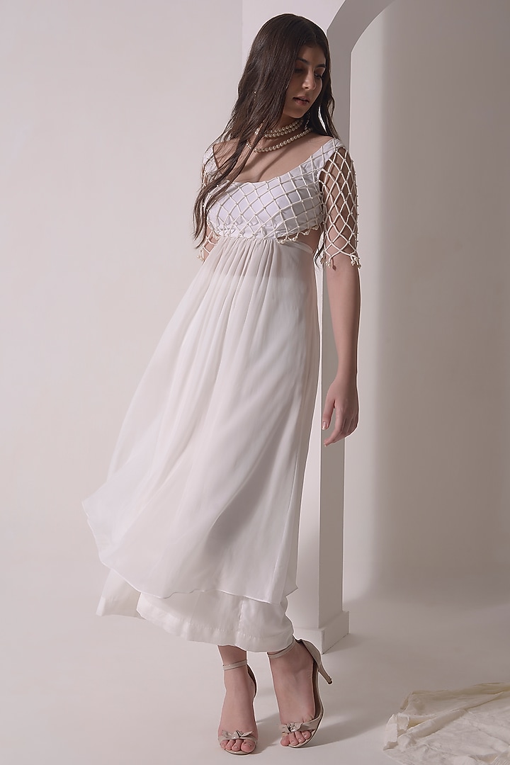 Ecru Crepe & Organza Kurta Set by Shwetanga at Pernia's Pop Up Shop