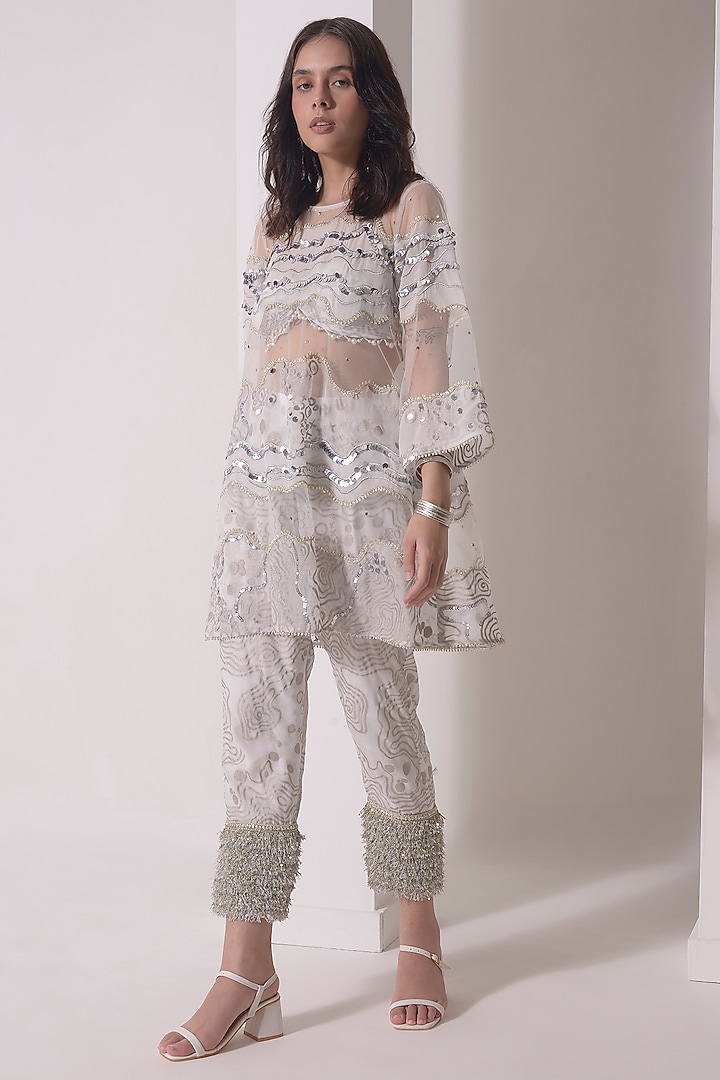 Ecru Crepe & Organza Patchwork Embroidered Short Kurta Set by Shwetanga at Pernia's Pop Up Shop