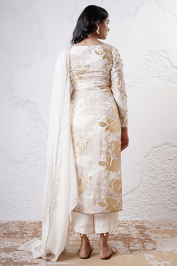 Ivory & Gold Organza Foil Printed Kurta Set by Shwetanga at Pernia's Pop Up Shop