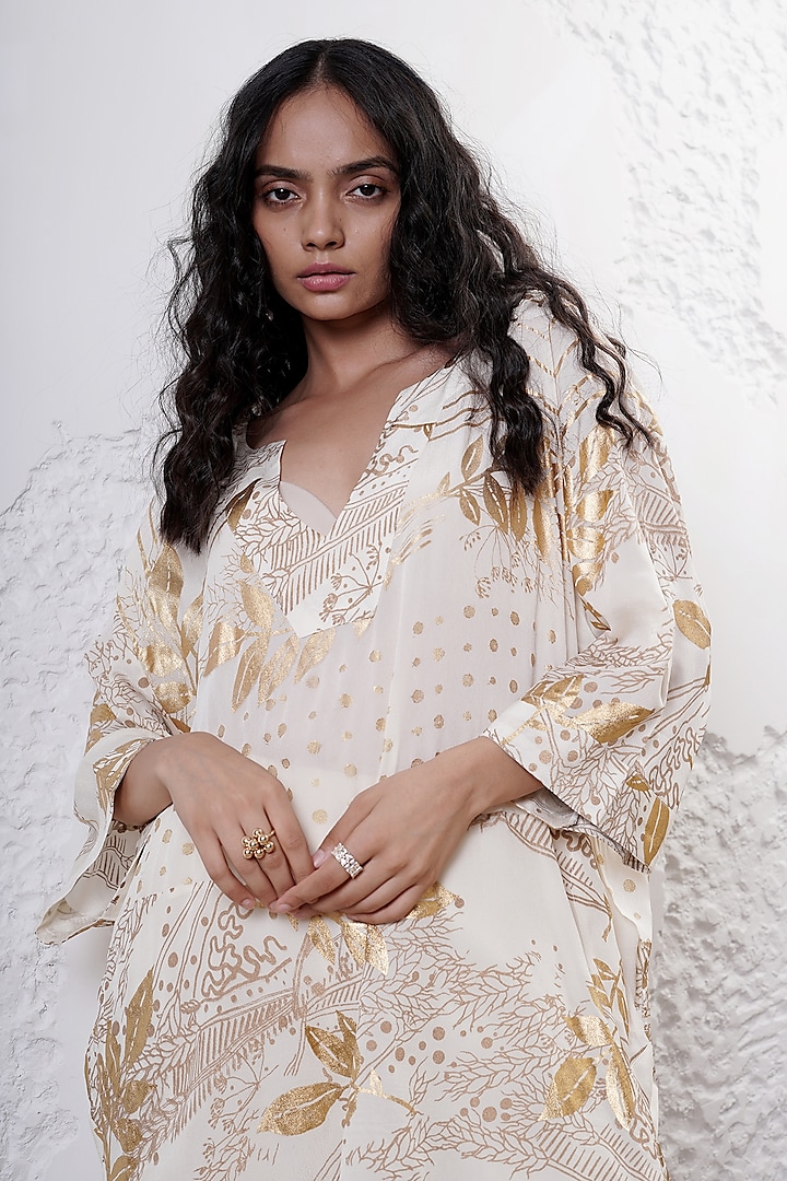 Ivory & Gold Crepe Foil Printed Kurta Set by Shwetanga at Pernia's Pop Up Shop