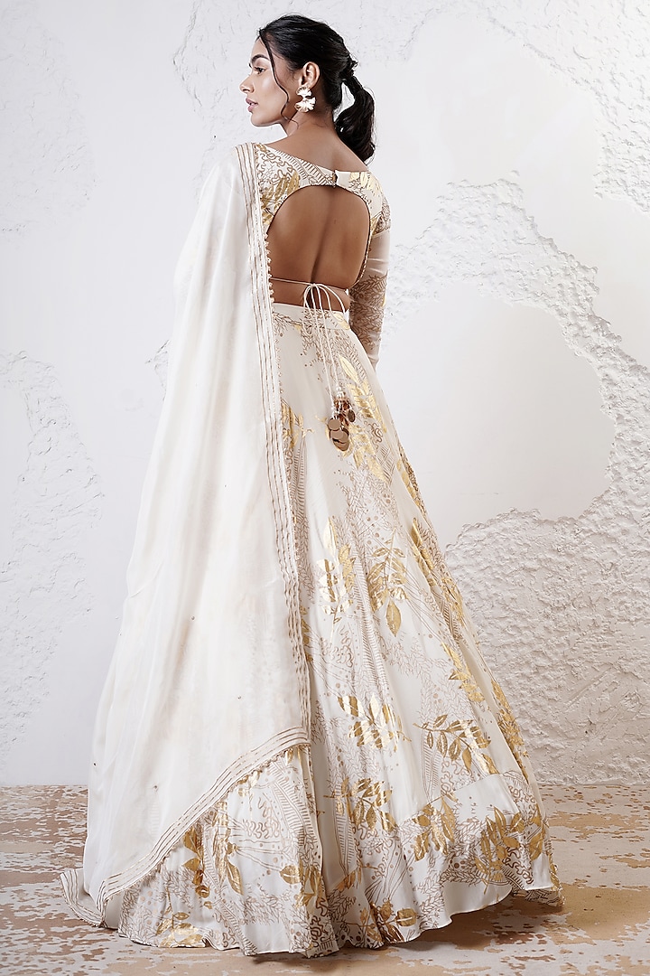 Ivory & Gold Organza Foil Printed Wedding Lehenga Set by Shwetanga at Pernia's Pop Up Shop