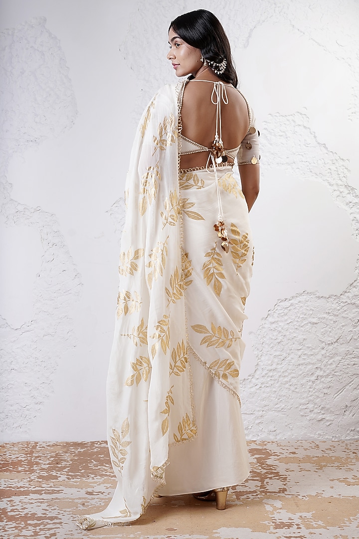 Ivory & Gold Organza Foil Printed Party Wear Saree Set by Shwetanga at Pernia's Pop Up Shop