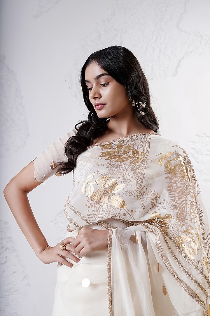 Ivory & Gold Organza Foil Printed Party Wear Saree Set by Shwetanga at Pernia's Pop Up Shop