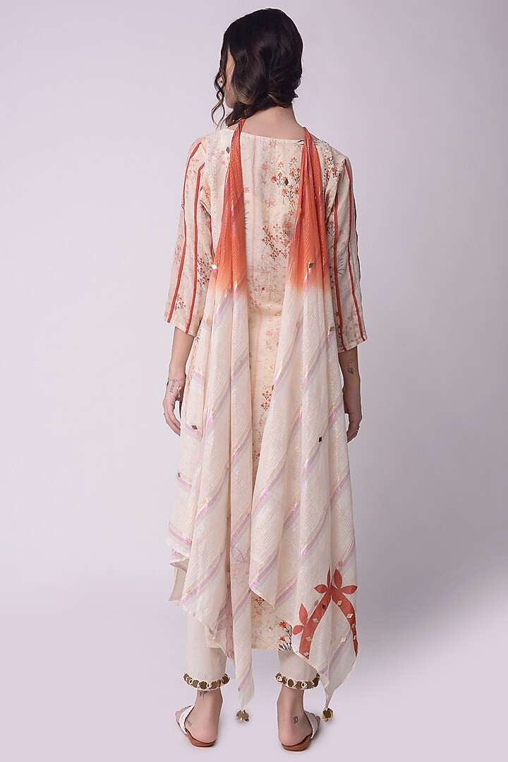 Ivory Embroidered Straight Kurta Set by Shwetanga at Pernia's Pop Up Shop