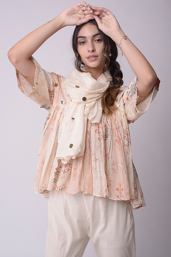 Ivory Embroidered Cropped Pant Set by Shwetanga at Pernia's Pop Up Shop