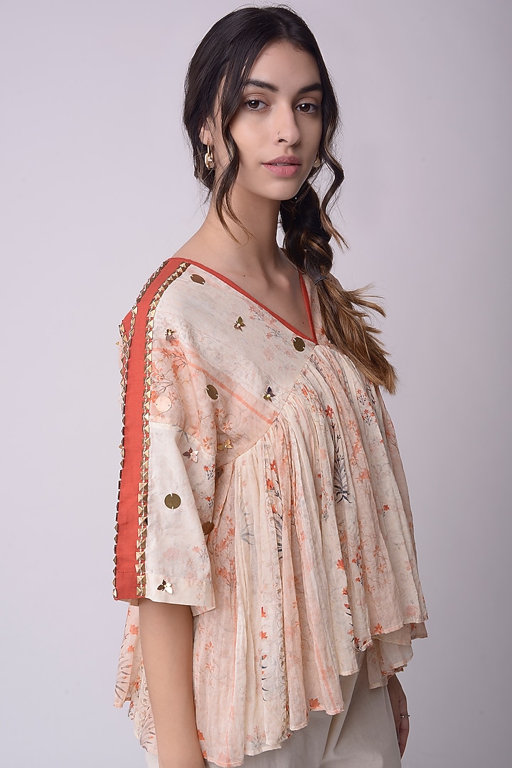 Ivory Embroidered Cropped Pant Set by Shwetanga at Pernia's Pop Up Shop