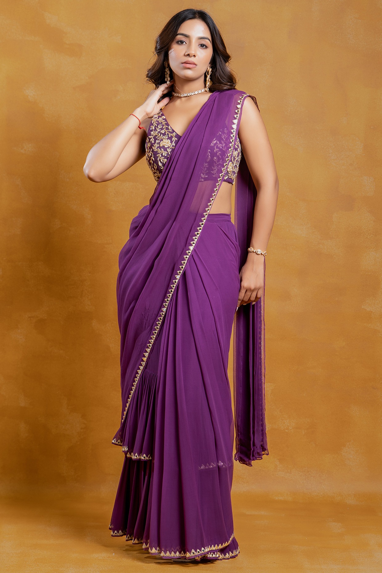 Saree not sorry✨💜 . . . . #explore #explorepage #festivewear #meesho  #meeshofinds #purple #saree #festive #ethnic #sareeblouse ... | Instagram