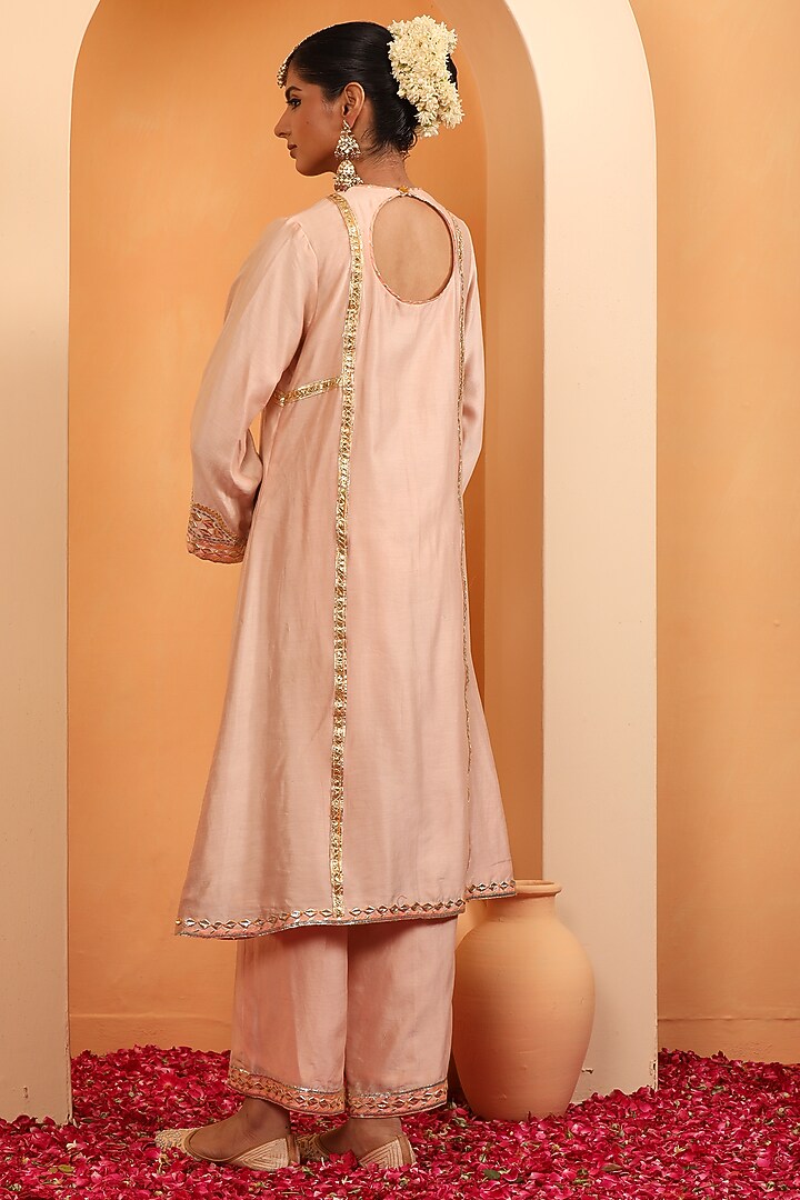 Cozy Peach Chanderi Gota Work Kurta Set by Swati Wadhwani Couture at Pernia's Pop Up Shop