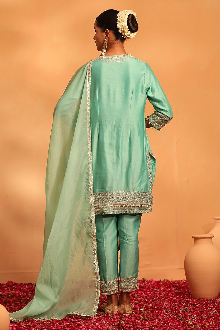 Fern Green Chanderi Zari Embroidered Kurta Set by Swati Wadhwani Couture at Pernia's Pop Up Shop