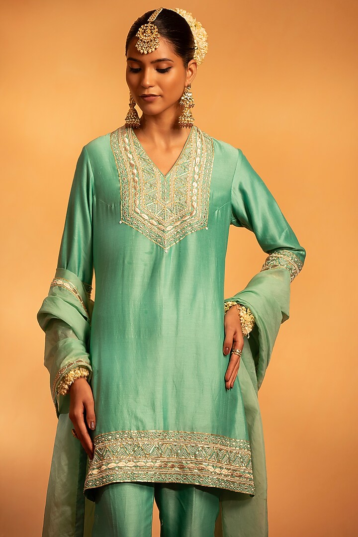 Fern Green Chanderi Zari Embroidered Kurta Set by Swati Wadhwani Couture at Pernia's Pop Up Shop