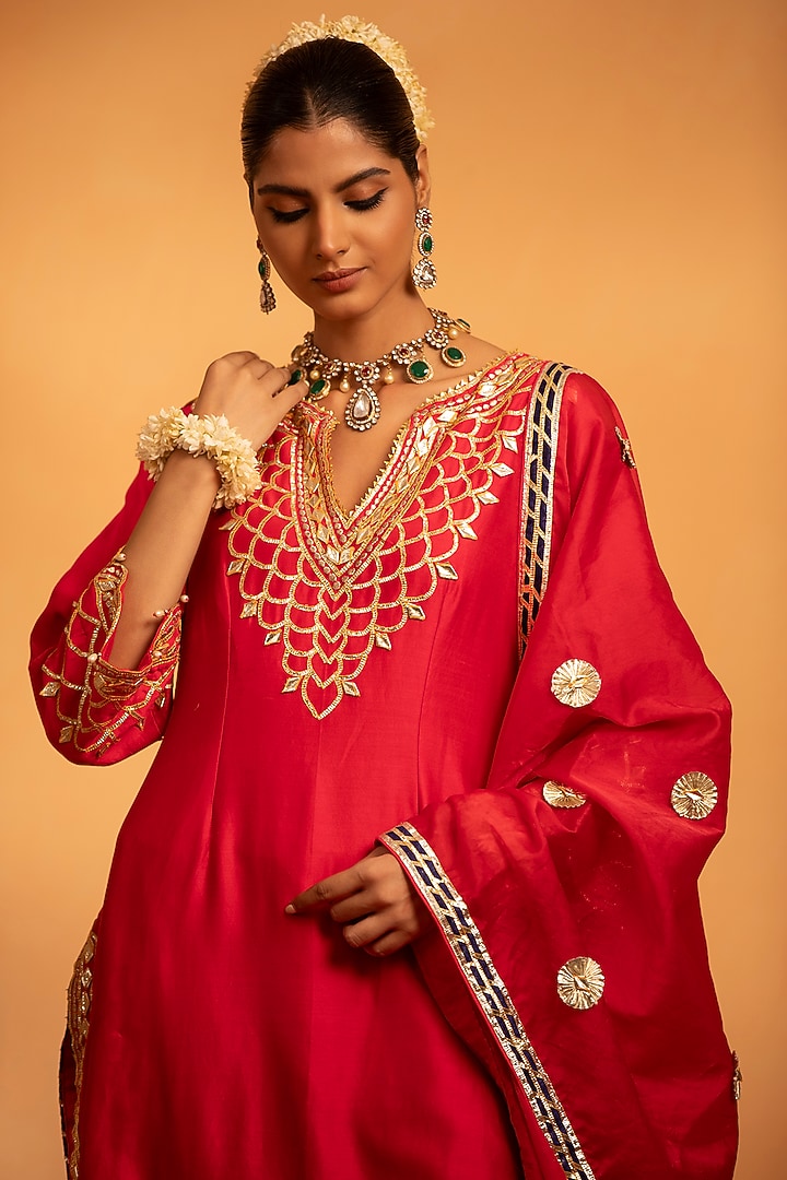 Crimson Red Chanderi Gota Work Kurta Set by Swati Wadhwani Couture at Pernia's Pop Up Shop