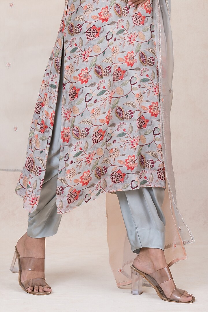 Powder Grey & Light Peach Silk Hand Embroidered Kurta Set by SWATI UBROI at Pernia's Pop Up Shop