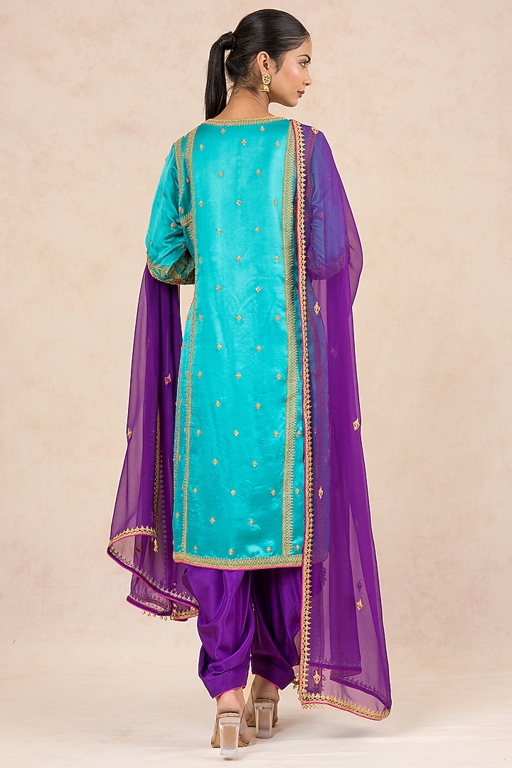 Turquoise Blue Silk Hand Embroidered Kurta Set by SWATI UBROI at Pernia's Pop Up Shop
