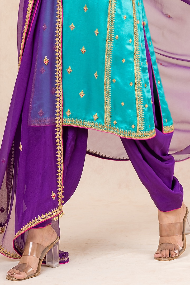 Turquoise Blue Silk Hand Embroidered Kurta Set by SWATI UBROI at Pernia's Pop Up Shop
